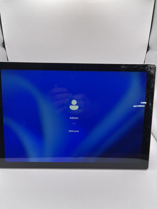 Планшет Microsoft Surface Pro 13