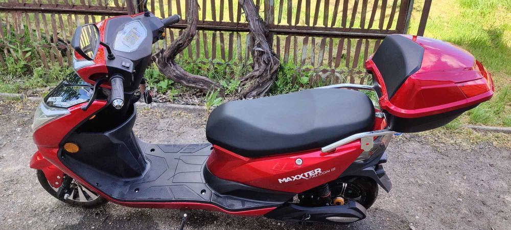 Електроскутер Maxxter Falcon 3