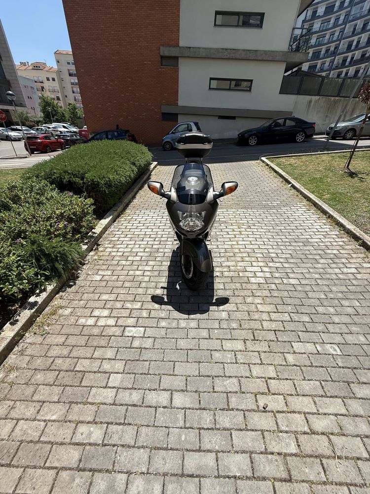 Honda CBR 1100XX SuperBlackbird imaculada
