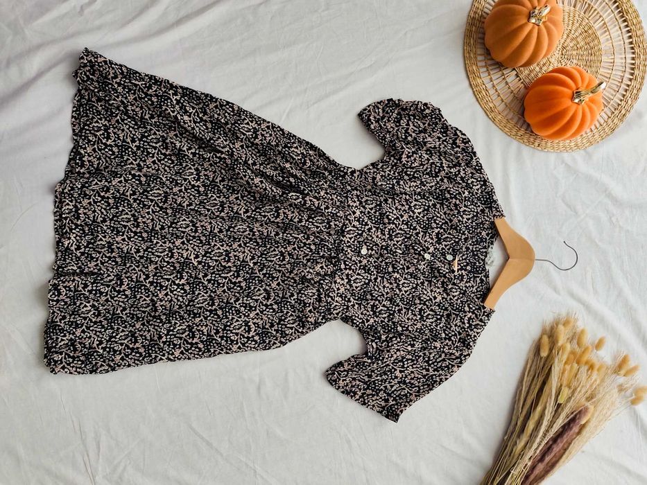 Krótka sukienka z krótkim rękawem wzorzysta S 36 do przerobienia