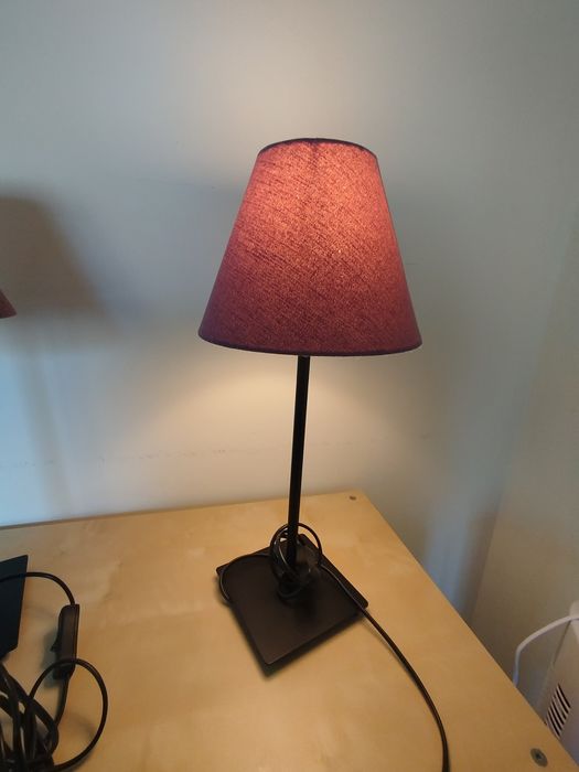 Dois candeeiros de mesa