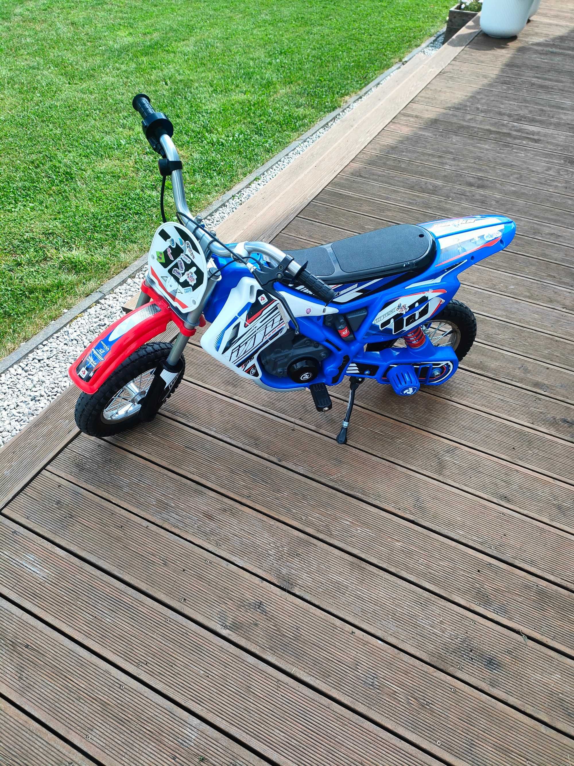 Mini cross Injusa elektryczny