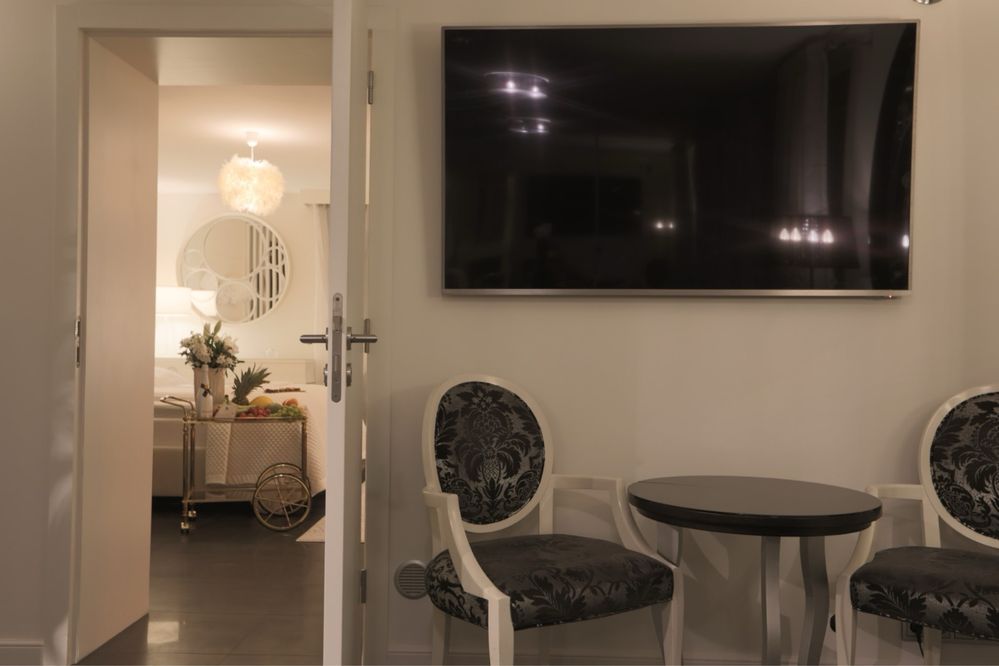 Diamond Apartament PRYWATNY BASEN I SAUNA Poznań Zaręczyny Rocznice