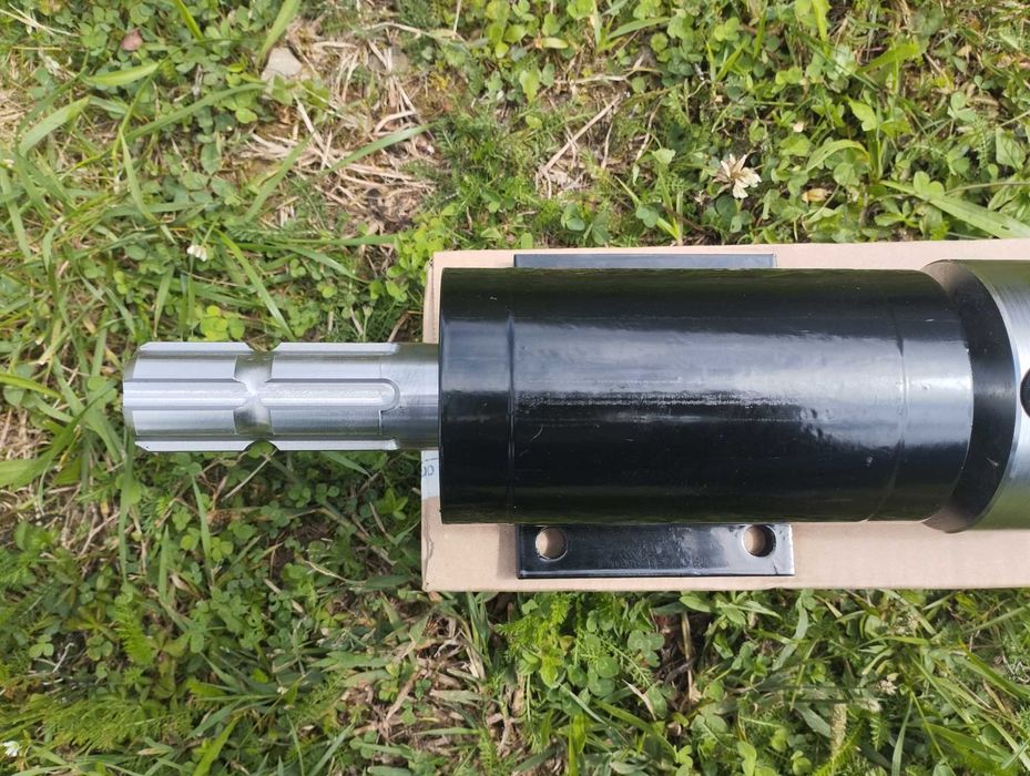 Łuparka świdrowa WOM / świder do drewna do ciągnika / stożek 90mm