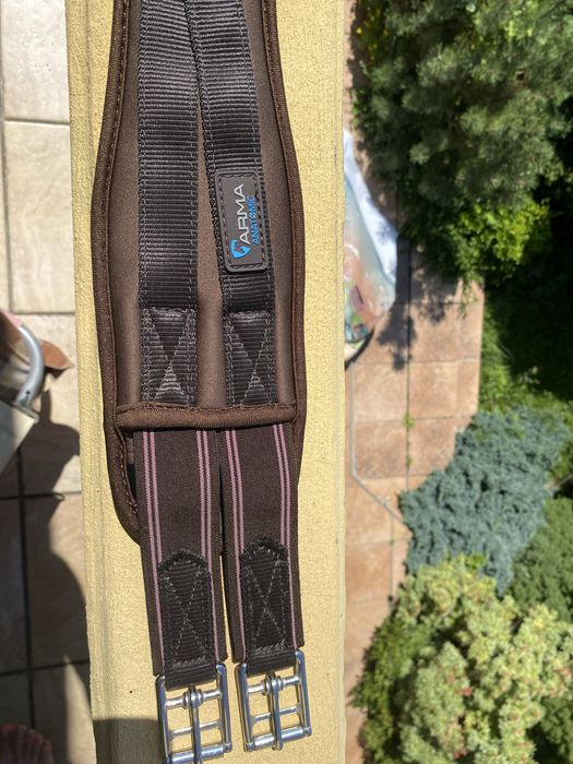 Popręg brązowy anatomiczny Brytyjskiej marki Arma Anatomic 120 cm
