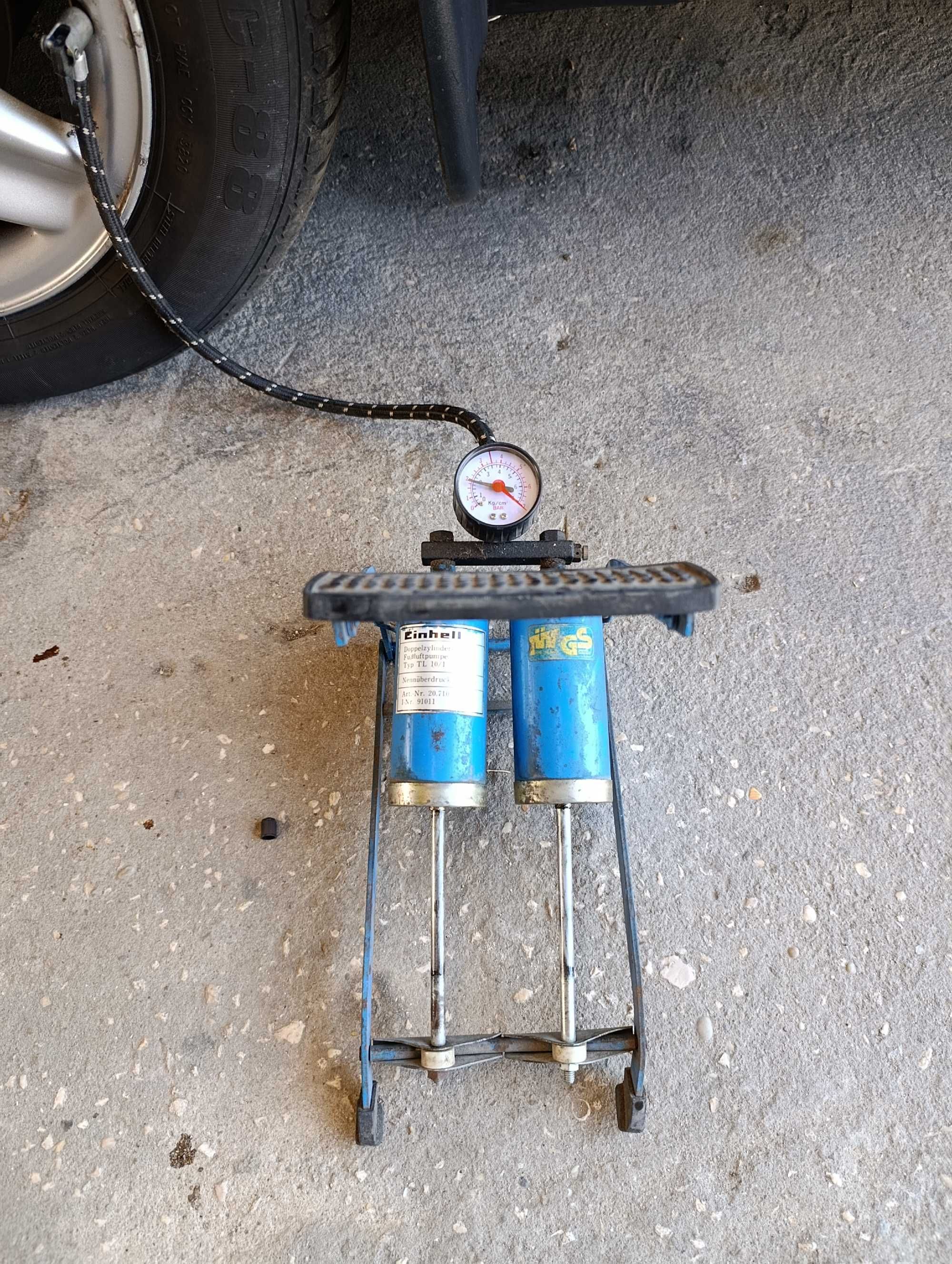 Bomba de ar de pé Einhell com manómetro  3,5 bar
