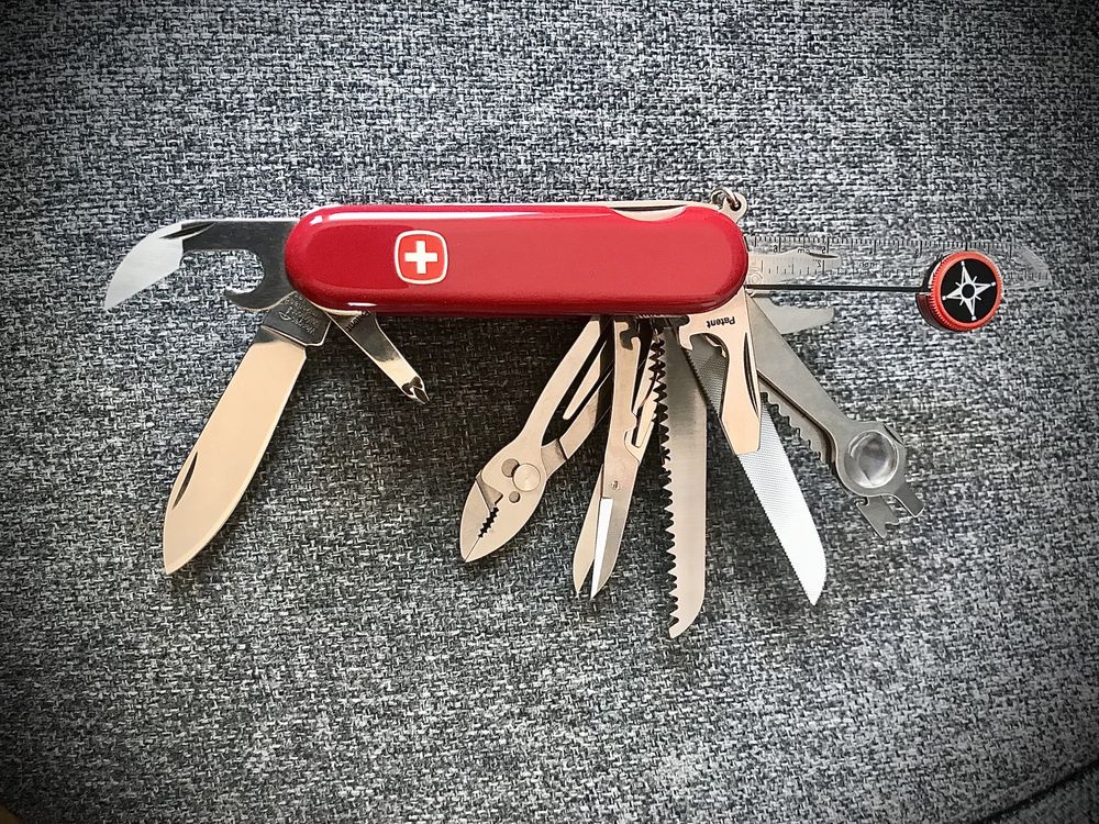 Kolekcjonerski szwajcarski scyzoryk WENGER  MATTERHORN PLUS Victorinox