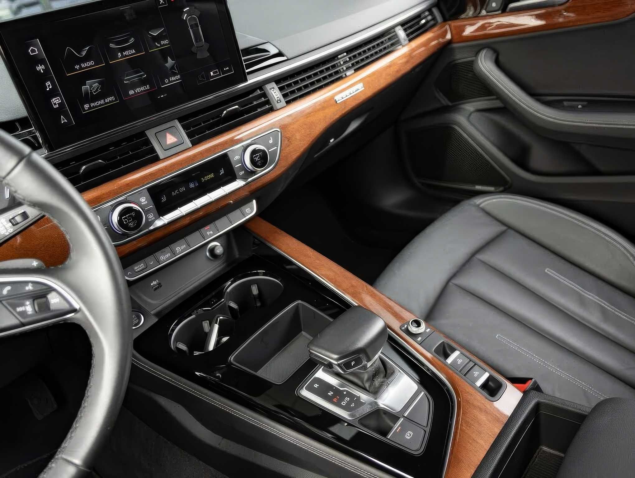 Audi A5     2022