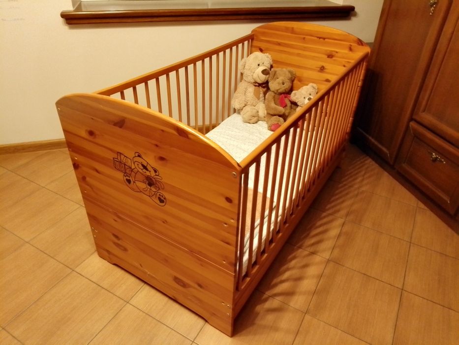 Łóżeczko drewniane