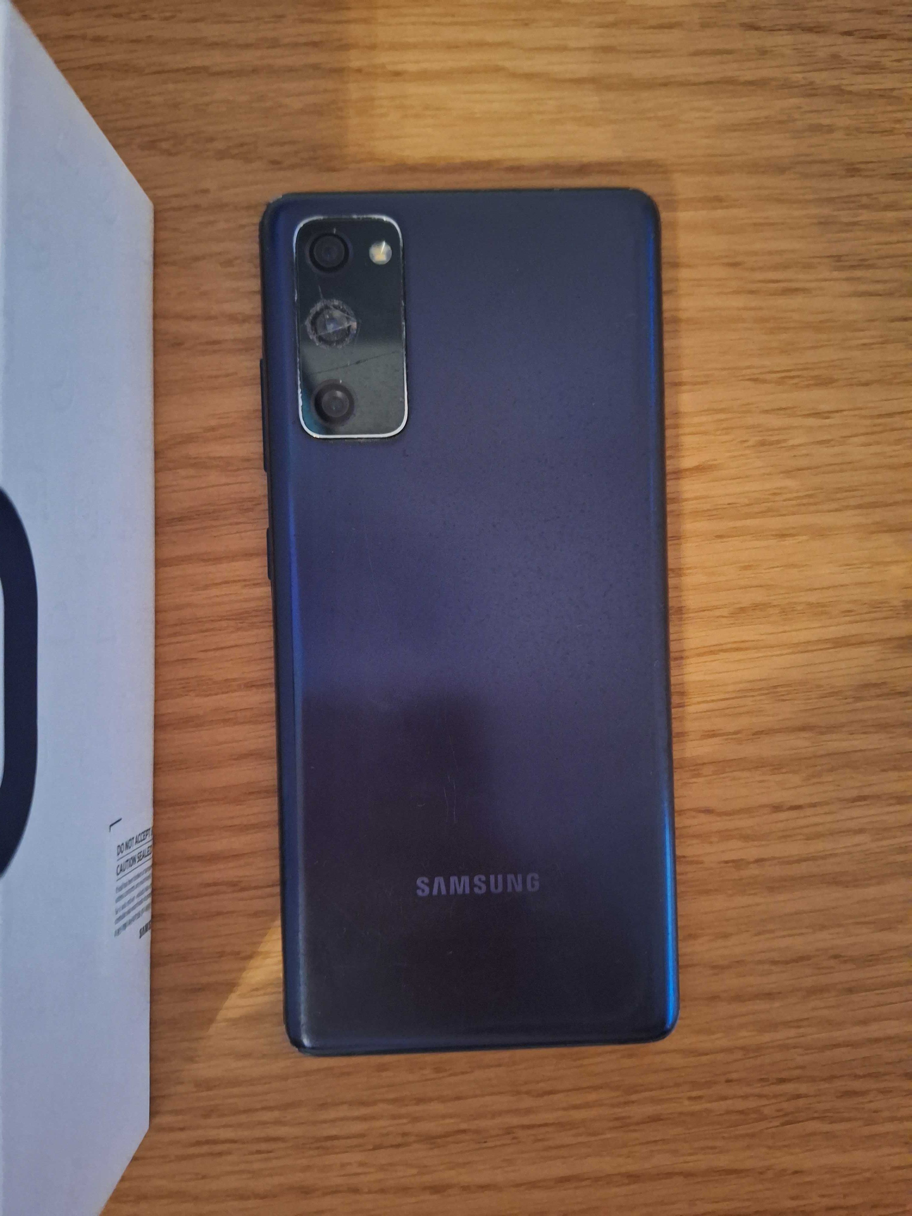 Telefon Samsung Galaxy S20 FE 5G/ 128 GB zbita szybka z tyłu