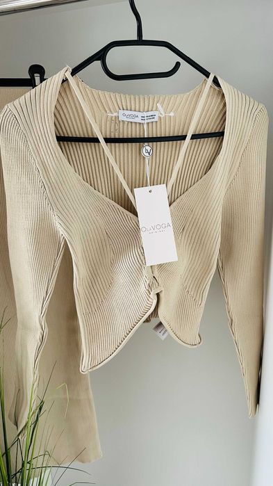 Nowy beżowy prążek komplet jesień O'la Voga Becky Bluzka spódnica