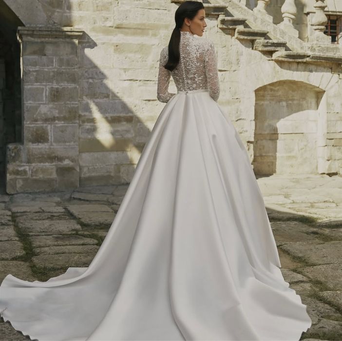 Весільна сукня , плаття , весілля , сукня з шлейфом