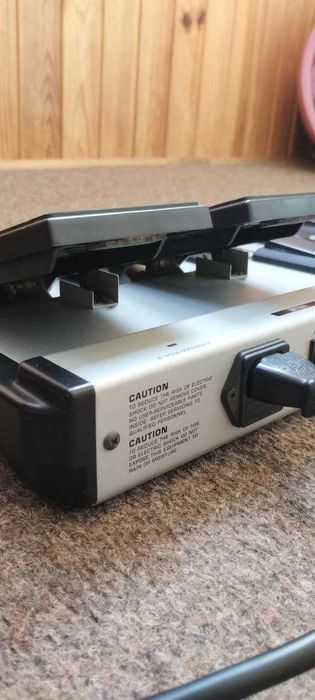 MIDI-футконтролер Behringer FCB1010