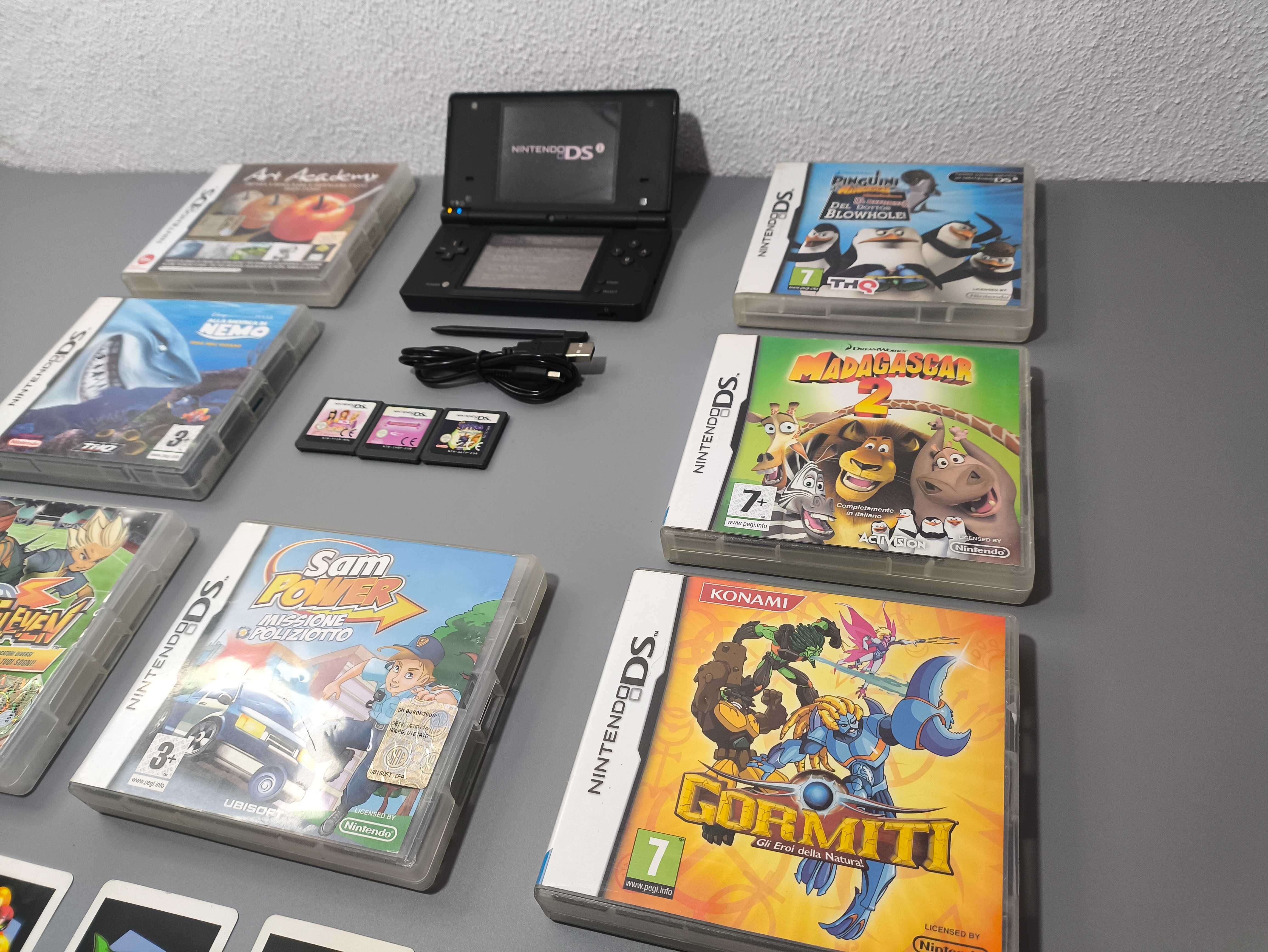 Nintendo DSi + 10 Games