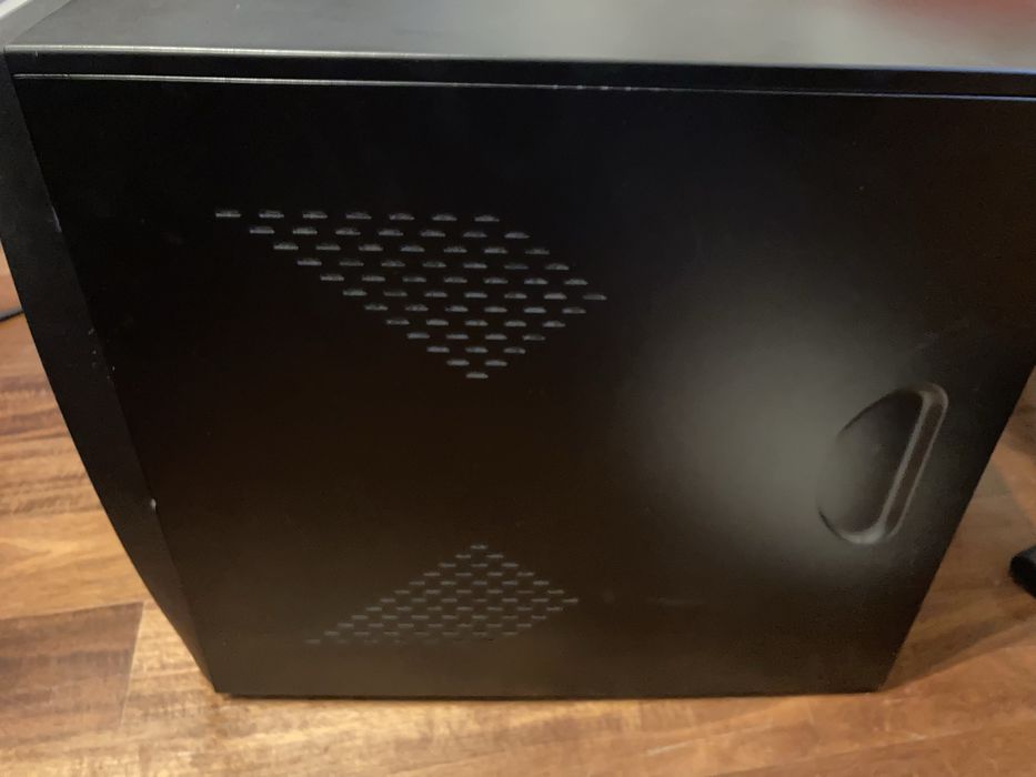 Case PC + Motherboard64739215258114121