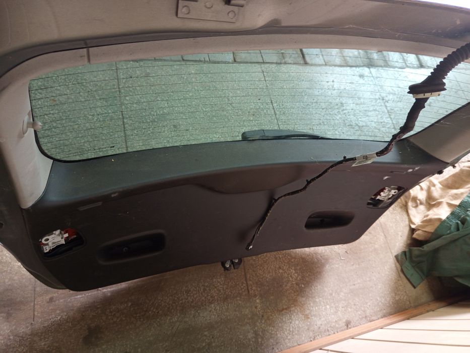 Кришка багажника Опель меріва б