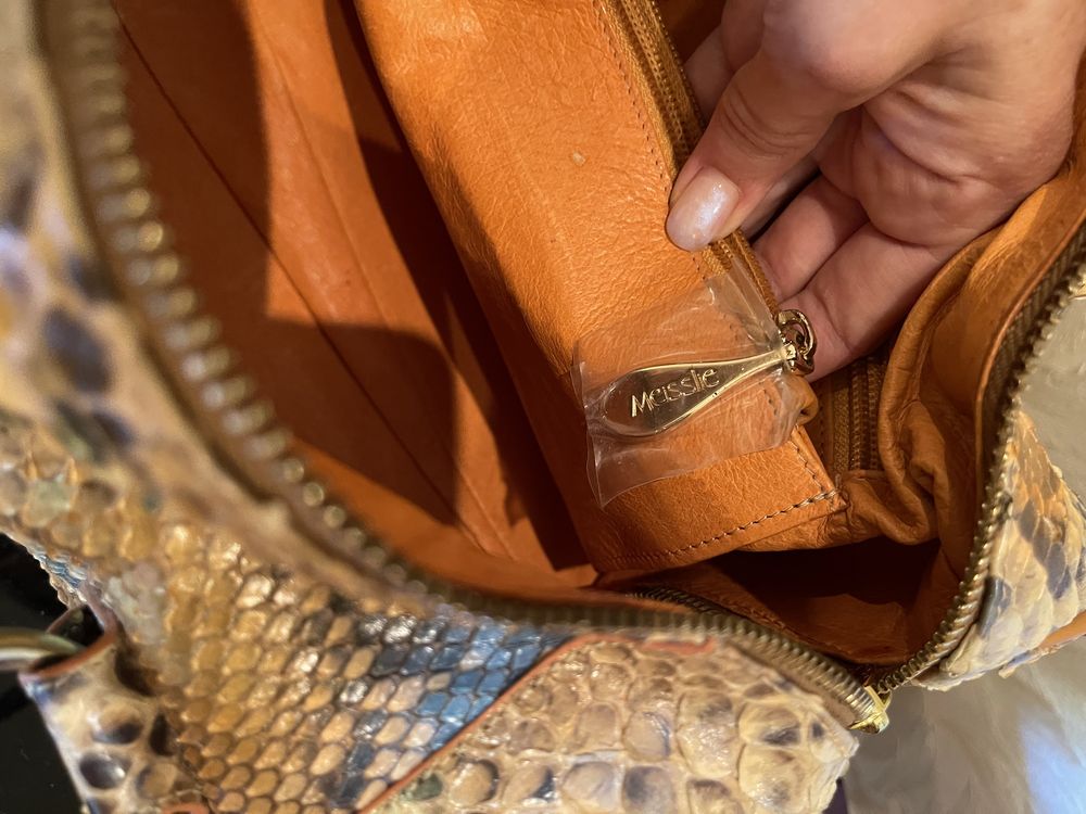 Продам сумку из кожи питона