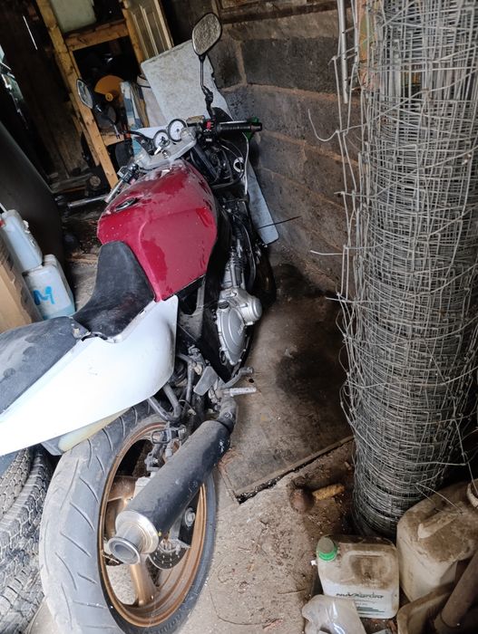 Yamaha fzr 600 z papierami