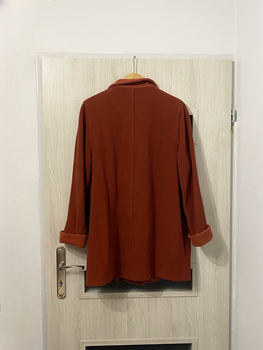 Włoski rudy płaszcz Bellandi z wełny i kaszmiru