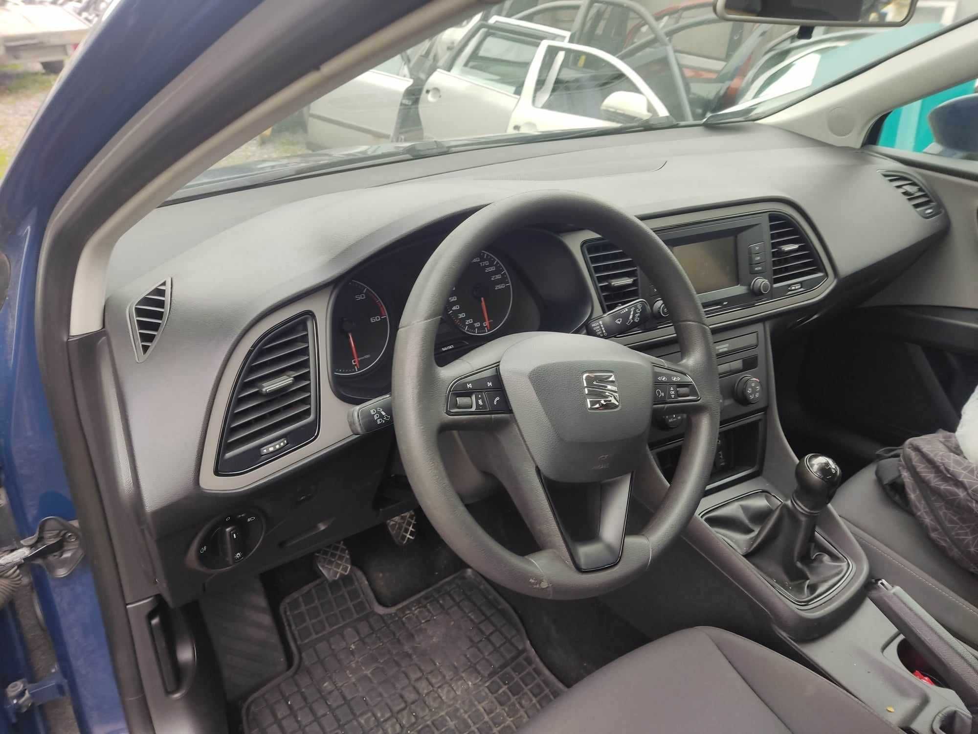 Wynajem Samochodu  Seat Leon III 1.6 TDI 105 KM Kraków