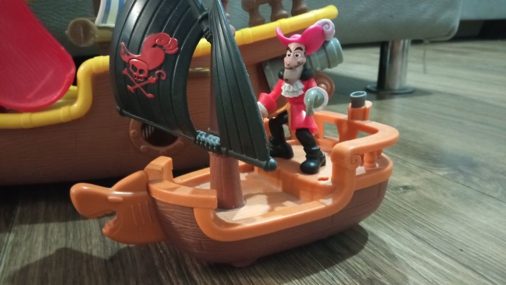 Fisher Price Statek Łajbek Jake i Piraci z Nibylandii