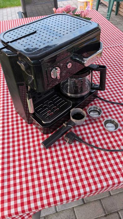 ekspres ciśnieniowy kolbowy DeLonghi BCO410
