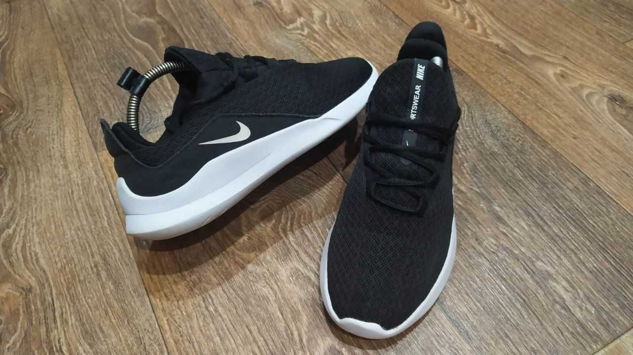 Кроссовки  Nike Viale р. 40 Оригинал