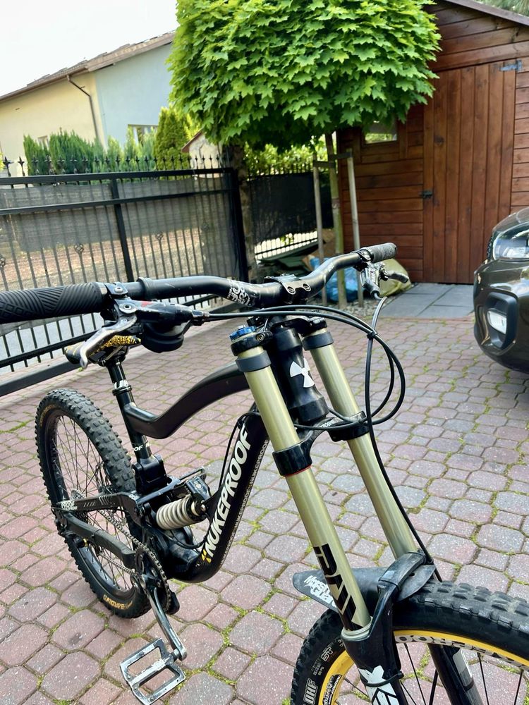 Nukeproof scalp (downhill) full nie Trek