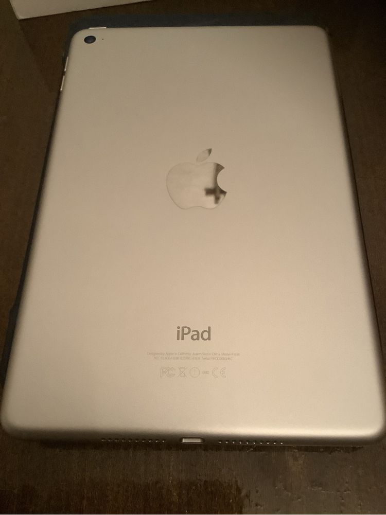 iPad Mini 4 Wi-Fi, 16 GB, A1538