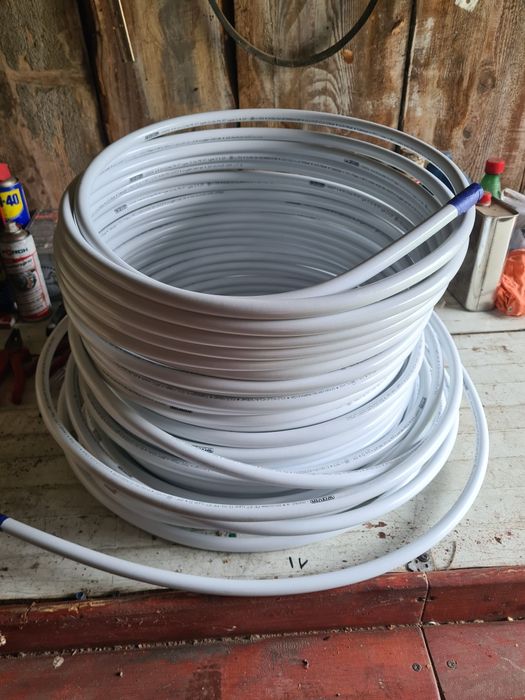 Rura do ogrzewania podłogowego/ doprowadzenia wody z wkładką aluminium