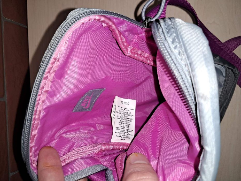 Сумочка Nike хороший подарунок для жінок