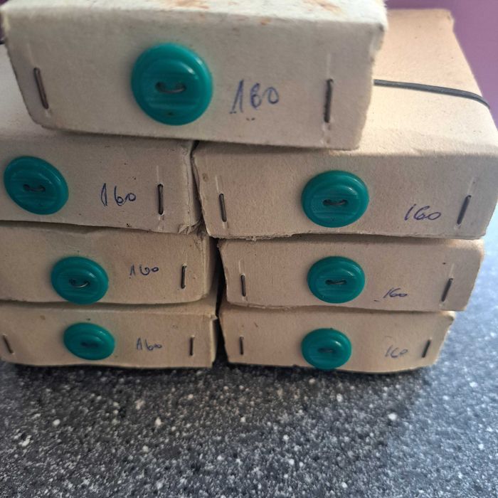 Guziki plastikowe turkus 160 szt