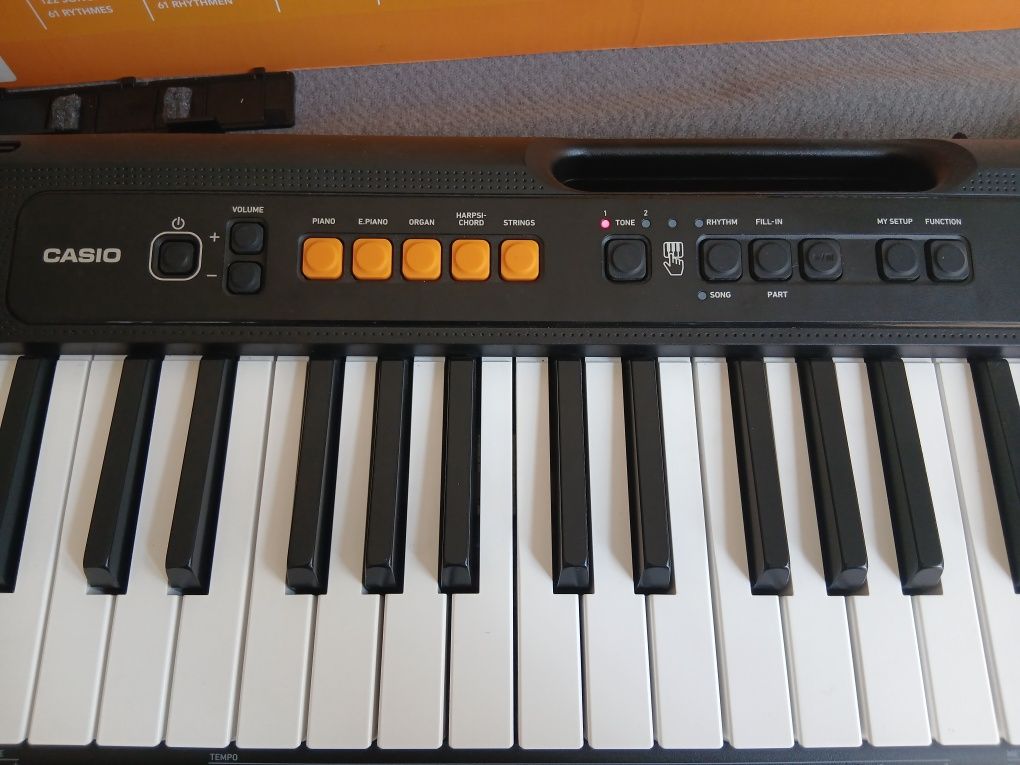 Piano casio semi novo