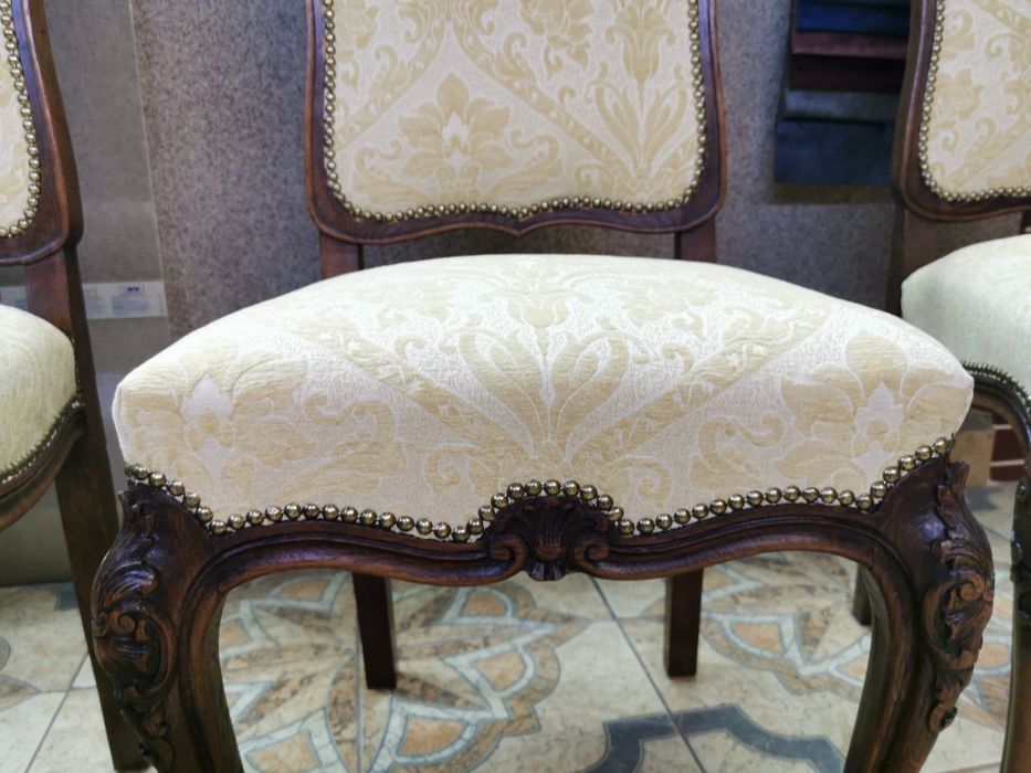 Sprzedam stol plus krzesła