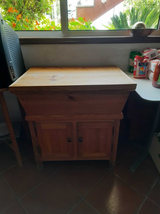 Masseira ou gamela de pão em bom estado