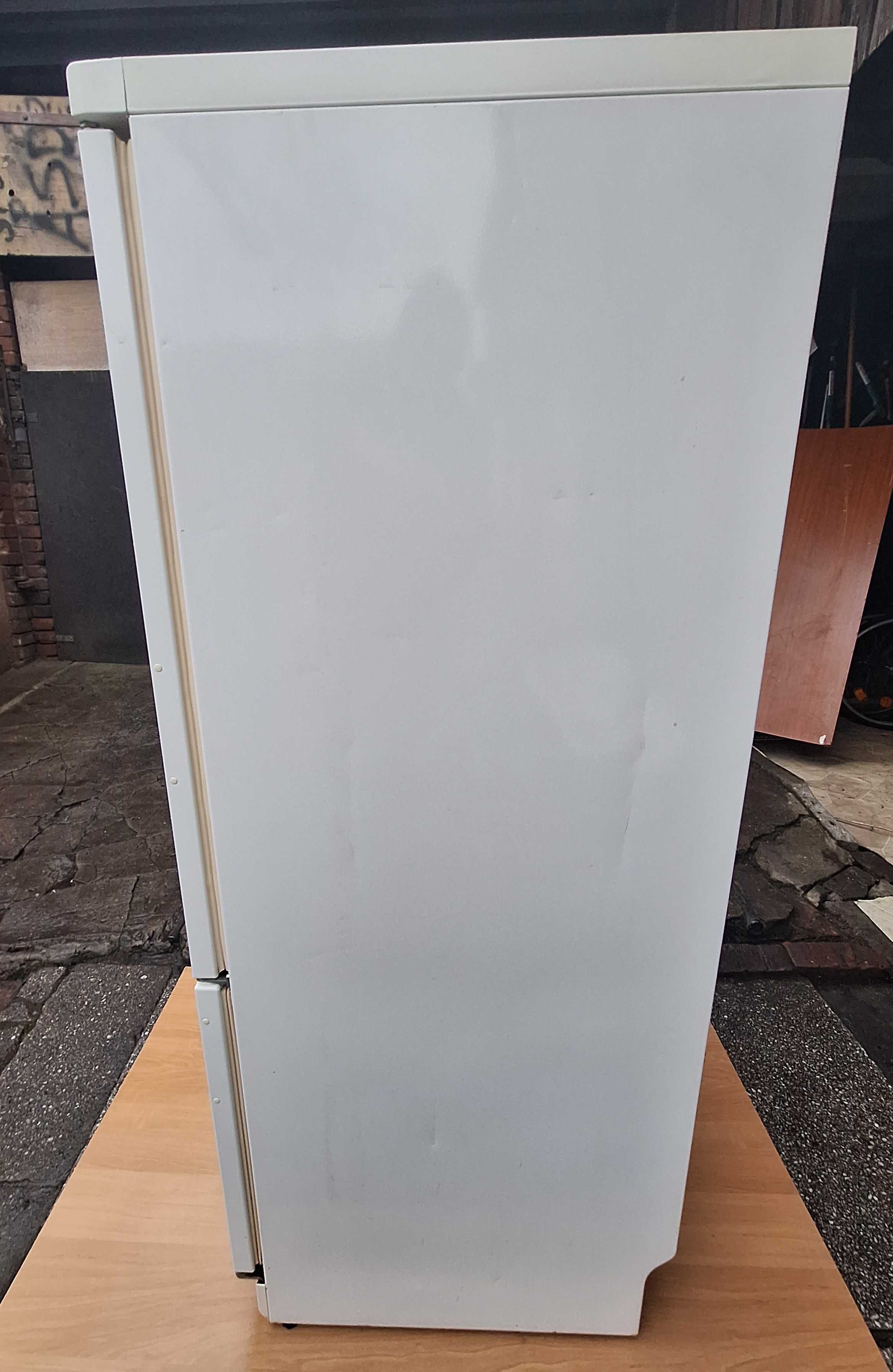 Średnia Sprawna Chłodziarko-zamrażarka m-ki Bosch 59,5x59,5x145 cm