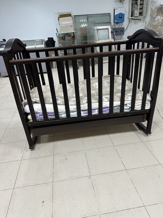 Детская кровать с матрасом