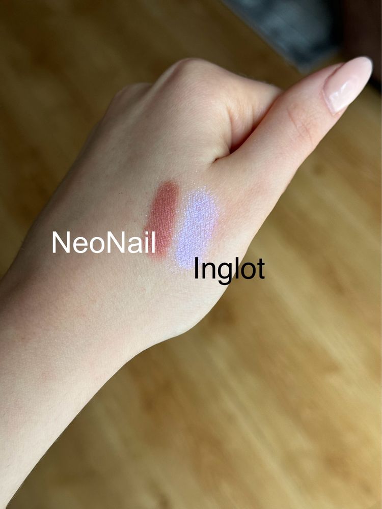 Fioletowy cien do powiek z firmy Inglot