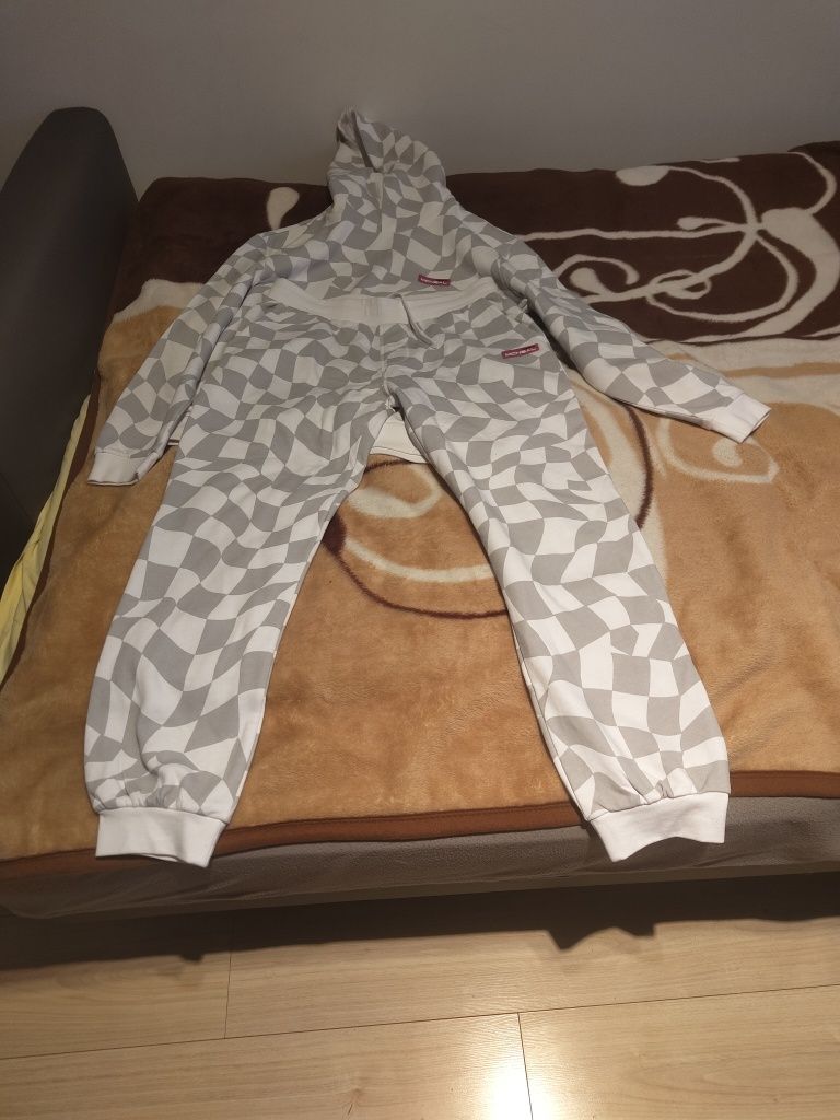 Dres męski nowy nieużywany kupiony w Niemczech