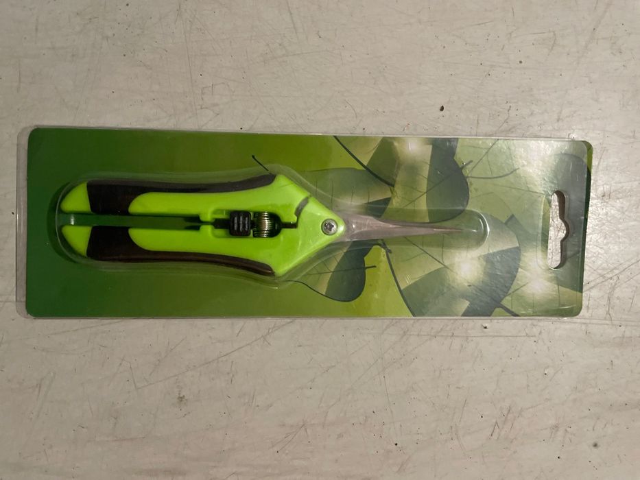 Mały sekator do roślin