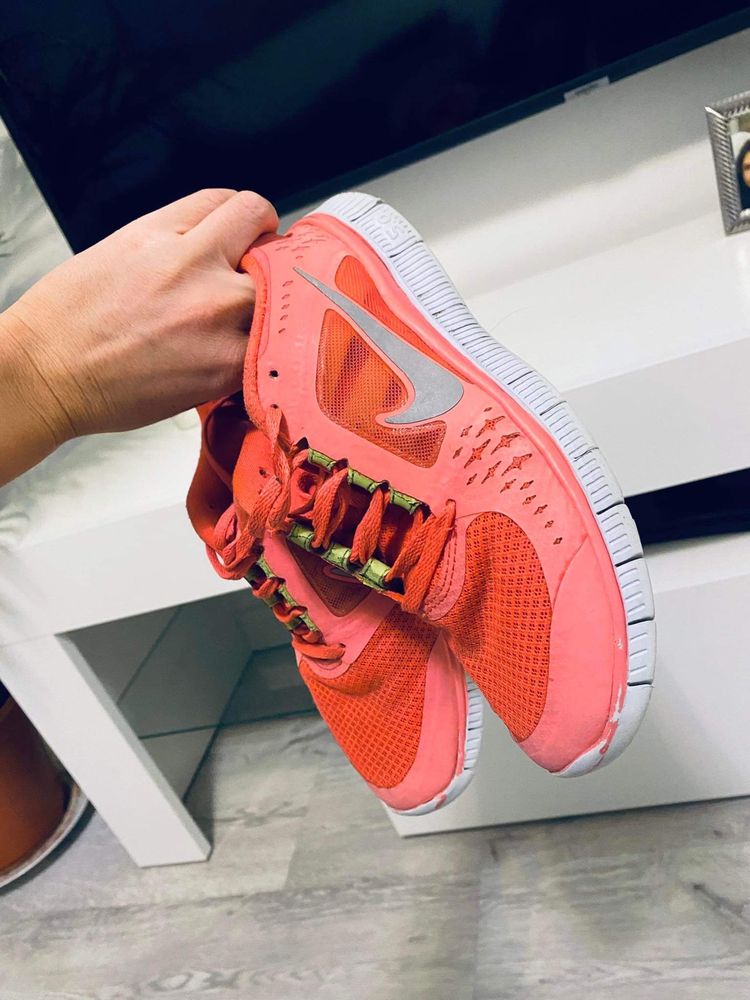 Różowe buty 36 Nike run free 5.0