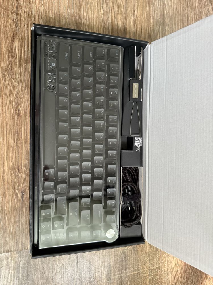 Corsair K65 Plus Wireless Tactile jak nowa gwarancja