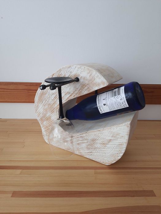 Stojak na wino DIY