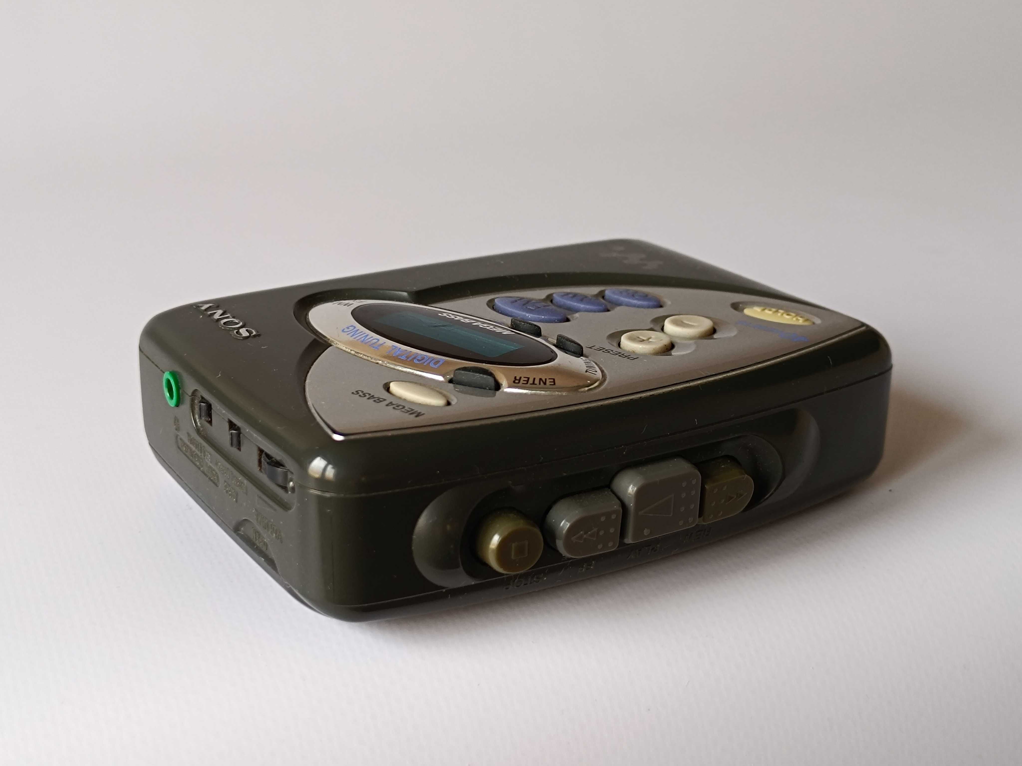 Кассетный плеер Sony Walkman AVLS Mega Bass радио fm/am