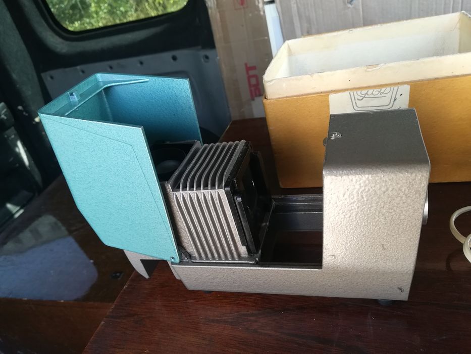 Продам диапроэктор Этюд