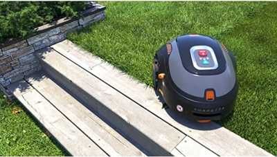 Robot koszący BLACK DECKER BCRMW123-QW 700 m2 - cena nowego 3079 zł
