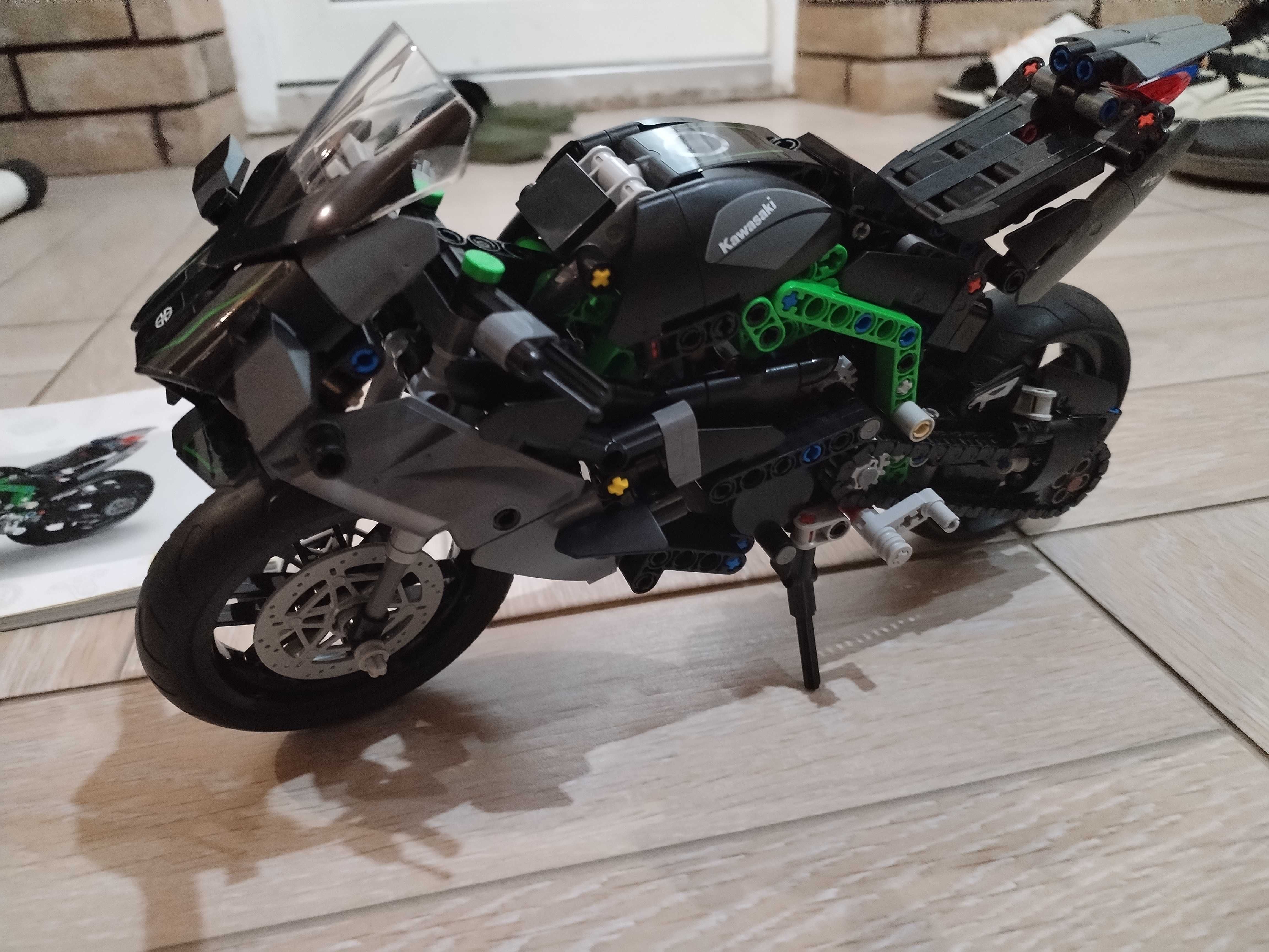 Конструктор LEGO Technic 42170 Мотоцикл Kawasaki Ninja H2R