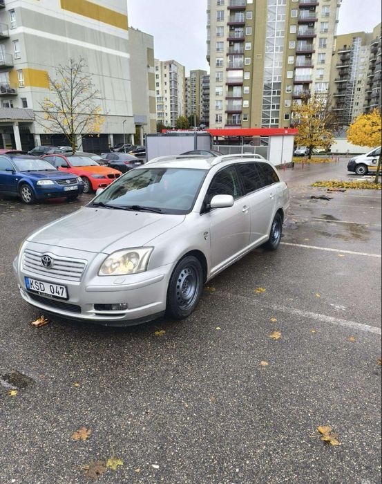 Тойота авенсіс 85kw 4D4