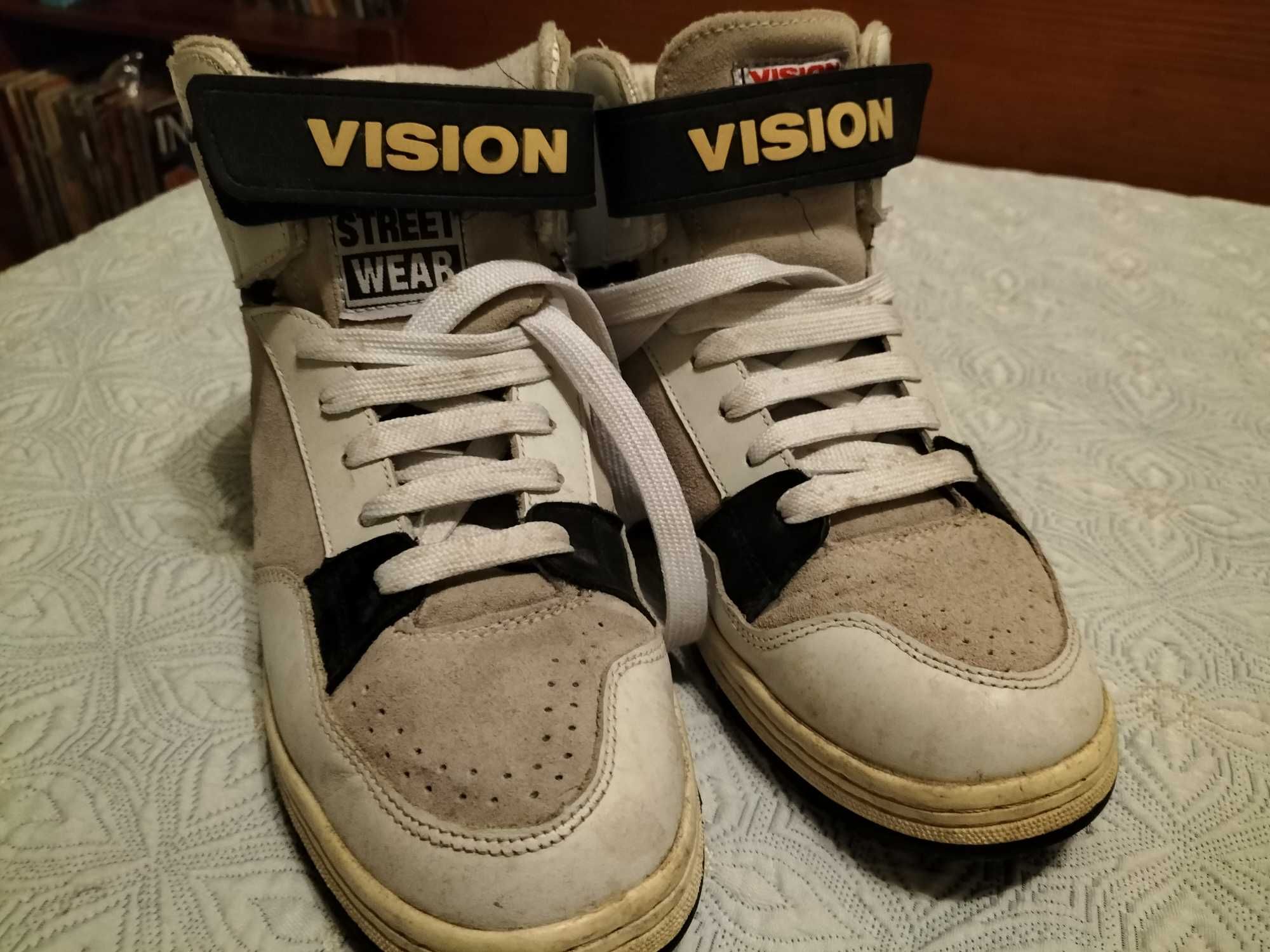Sapatilhas retro Vision Street Wear.