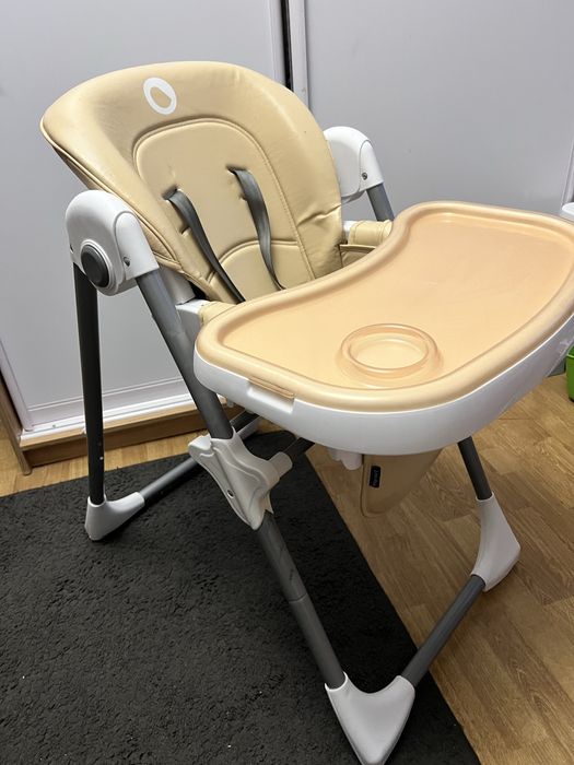 Годувальний столик